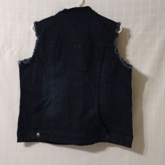 CONSIGNMENT! NWT Beautiful Beaded Denim Vest by Diane Gilman size L! - Picture 9 of 14
